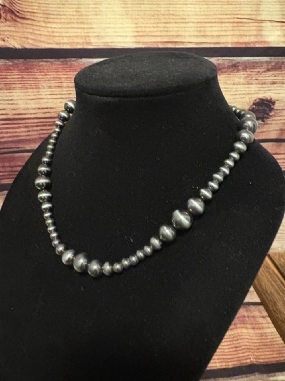 Desert Pearl Faux Graduated Silver Western Necklace NWT - Picture 4 of 6